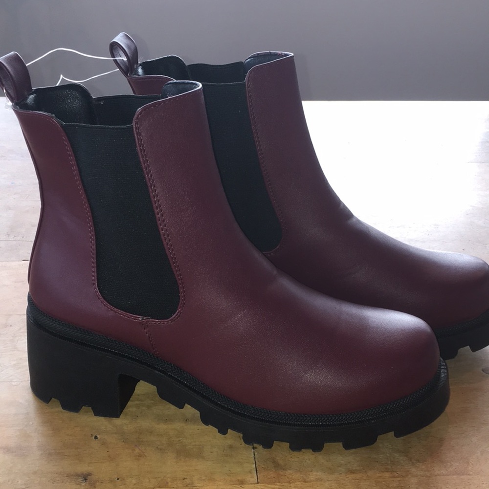 Charlotte Russe Wine Color Chunky Boot Size 10